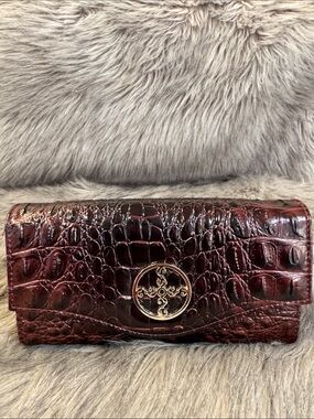 Stauer Women Wallet Croc-Embossed Wine Red  with Gold Accent